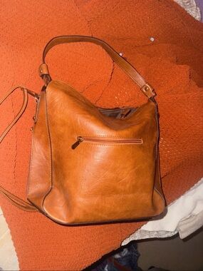 Women's Convertible Hobo Bag in Cognac Brown